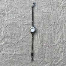 Load image into Gallery viewer, Silver Chain Circle Green Vintage Watch
