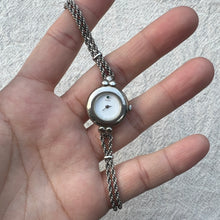 Load image into Gallery viewer, Silver Chain Circle Green Vintage Watch
