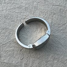 Load image into Gallery viewer, Rhinestone Border Silver Cuff Vintage Watch
