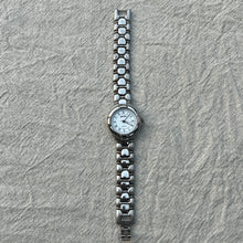 Load image into Gallery viewer, Silver Thick Wrist Strap Vintage Watch
