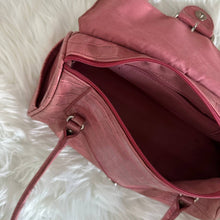 Load image into Gallery viewer, Pink Buckle Leather Shoulder Bag
