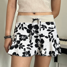 Load image into Gallery viewer, Black Hibiscus Summer Tiered Mini Skirt
