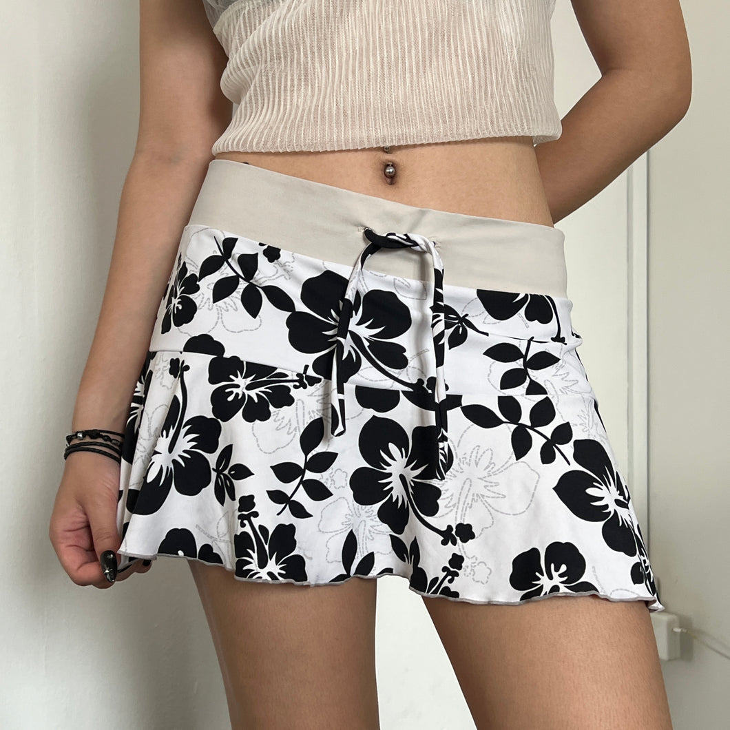 Black Hibiscus Summer Tiered Mini Skirt