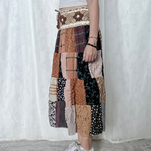 Load image into Gallery viewer, Grunge Beige Brown Flower White Core Flower Crochet Band Patchwork Maxi Skirt
