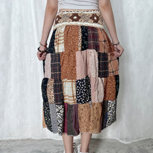 Load image into Gallery viewer, Grunge Beige Brown Flower White Core Flower Crochet Band Patchwork Maxi Skirt
