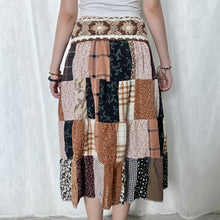 Load image into Gallery viewer, Grunge Beige Mixed Brown Flower White Core Crochet Band Patchwork Maxi Skirt
