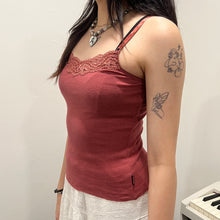 Load image into Gallery viewer, ABERCROMBIE Dusty Magenta Lace Cotton Camisole Top
