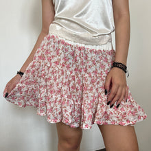 Load image into Gallery viewer, White Pink Flowers Tier Mini Skirt
