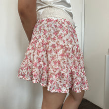 Load image into Gallery viewer, White Pink Flowers Tier Mini Skirt
