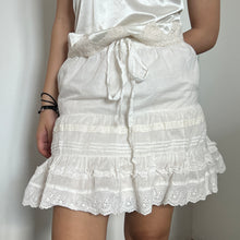 Load image into Gallery viewer, White Cotton Eyelet Tier Mini Skirt
