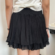 Load image into Gallery viewer, Black Mini Pleated Waist Lace Up Mini Skirt
