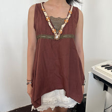 Load image into Gallery viewer, Brown Shells Green Lace Asymmetrical Sleeveless Top
