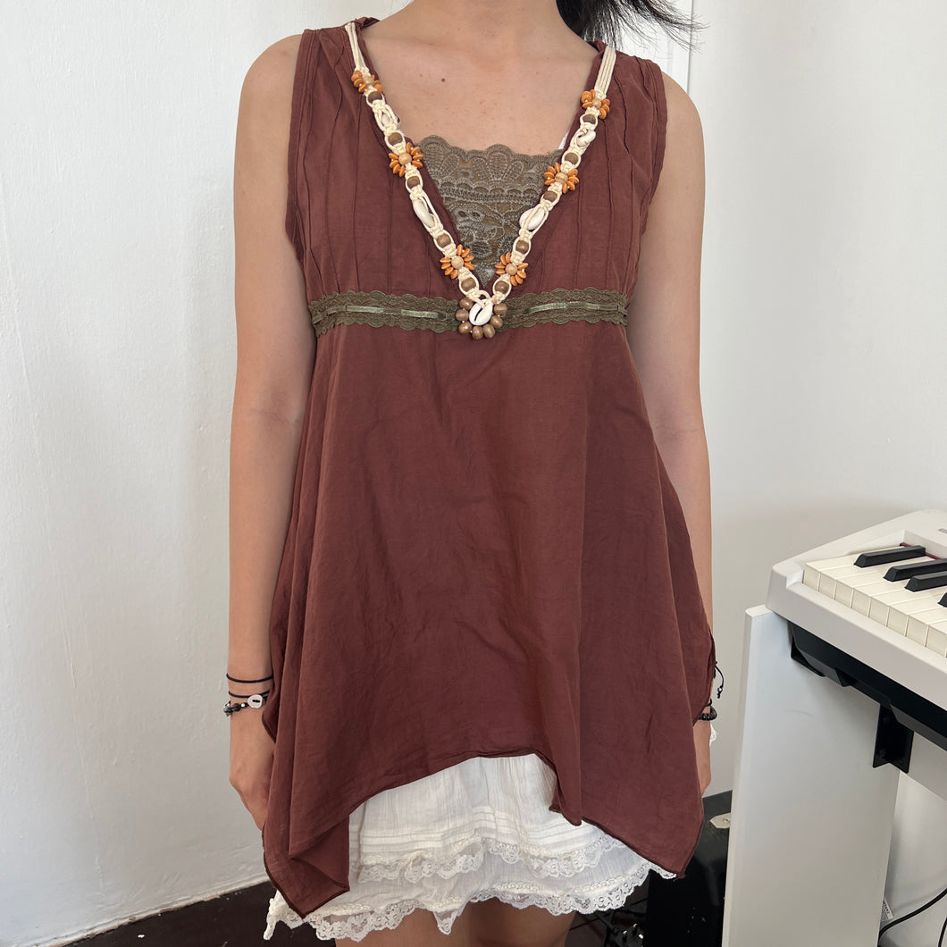 Brown Shells Green Lace Asymmetrical Sleeveless Top