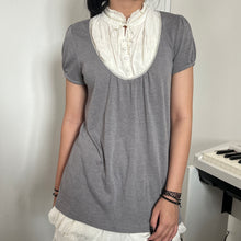 Load image into Gallery viewer, Grey Cotton White Alice Chest Short Sleeves Top
