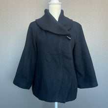 Load image into Gallery viewer, Black Overlap Wide Sleeves Jacket

