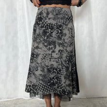 Load image into Gallery viewer, Black Base Mesh Bottom White Grids Maxi Skirt
