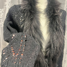Load image into Gallery viewer, Black Light Knit Fur Collar Long Sleeves Top
