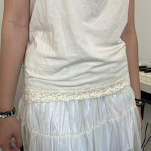 Load image into Gallery viewer, Cream Sleeveless Lace Chest Top
