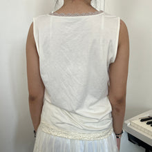 Load image into Gallery viewer, Cream Sleeveless Lace Chest Top
