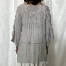 Load image into Gallery viewer, Light Grey Cooling Pleated Chest Tie Long Top
