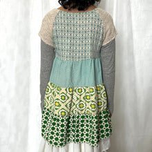 Load image into Gallery viewer, Funky Green Crochet Shoulders Grey Sleeves Top
