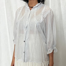 Load image into Gallery viewer, Grey White Flowy Islet Puff Sleeve Top
