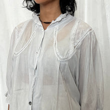 Load image into Gallery viewer, Grey White Flowy Islet Puff Sleeve Top
