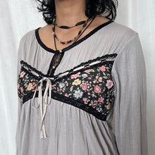 Load image into Gallery viewer, Grey Cotton Black Lace Trim Floral Mesh Long Sleeves Top
