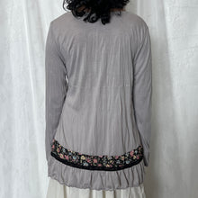 Load image into Gallery viewer, Grey Cotton Black Lace Trim Floral Mesh Long Sleeves Top
