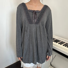 Load image into Gallery viewer, Grey Pleated Bottom Mori Long Sleeves Top
