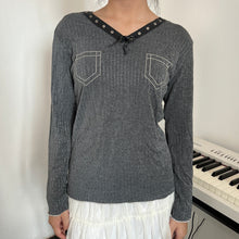 Load image into Gallery viewer, Grey Pocket Outline Grommet Long Sleeves Top
