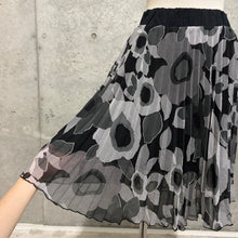 Load image into Gallery viewer, Black Grey Floral Groovy Pleats Midi Skirt
