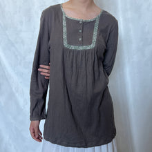 Load image into Gallery viewer, Dark Grey Textured Green Floral Line Long Sleeves Top
