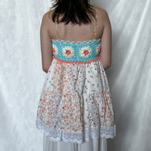 Load image into Gallery viewer, Blue Crochet White And Coral Details Patchwork Cami Top
