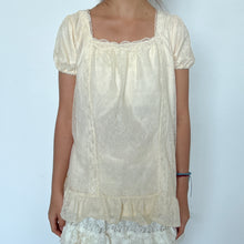 Load image into Gallery viewer, Colza Cream Lace Overlay Puff Short Sleeves Top
