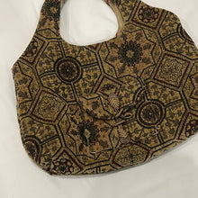 Load image into Gallery viewer, Oriental Hippie Shoulder Bag
