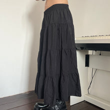 Load image into Gallery viewer, Black Lightweight Simple Tier Long Maxi Skirt
