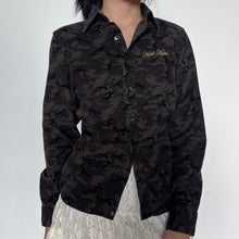 Load image into Gallery viewer, Black Grey Camo Print Velvet Button-Up Collared Long Sleeved Top
