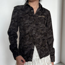 Load image into Gallery viewer, Black Grey Camo Print Velvet Button-Up Collared Long Sleeved Top
