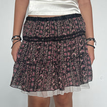 Load image into Gallery viewer, Black Floral Hippie Tiered Lace Trimmed Layered Mini Ballet Skirt
